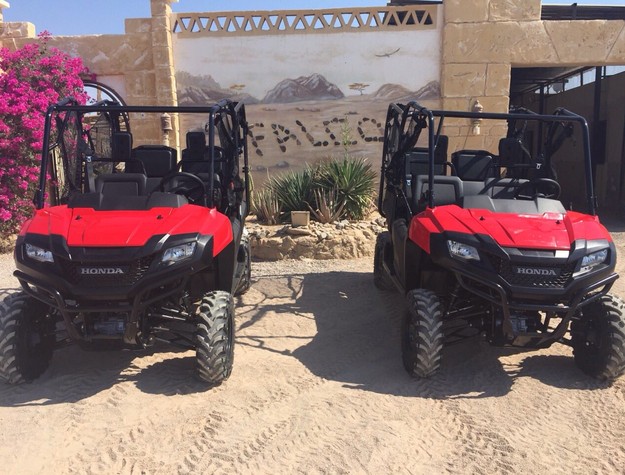 NEW red Honda buggy with four seats!